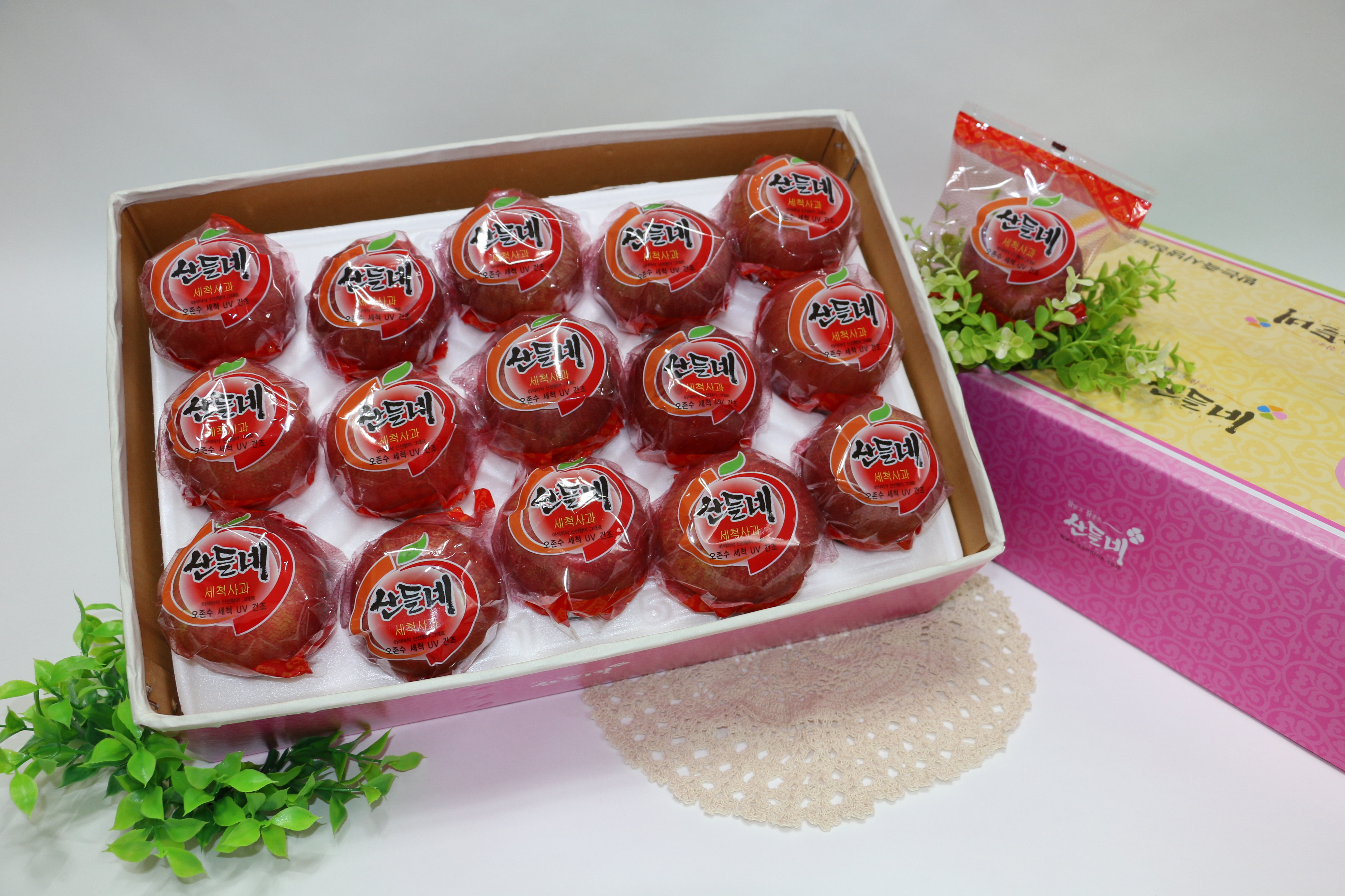 [산들네] 껍질째먹는 세척사과 2호 (15과 / 3Kg)